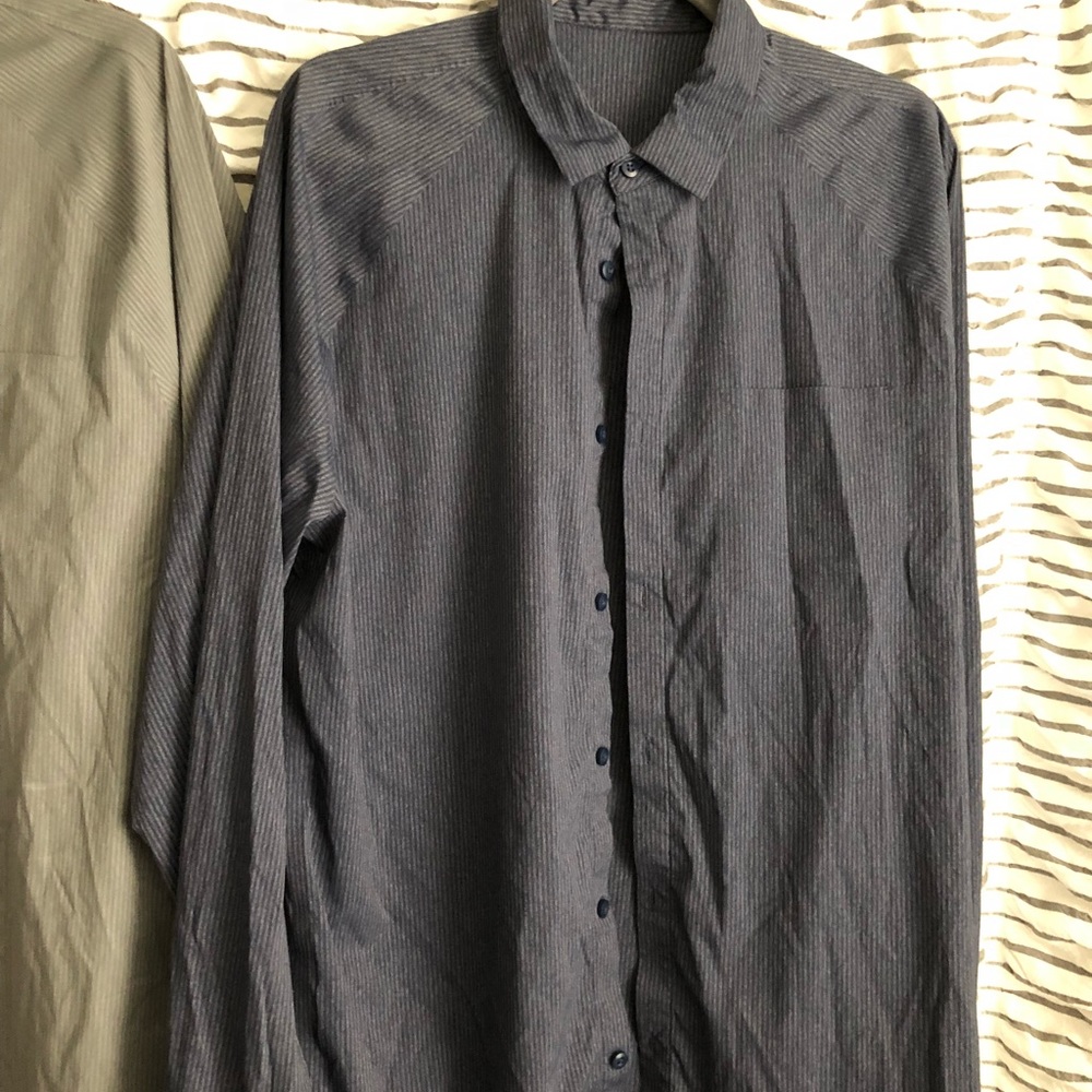 1 long sleeve GREY pin stripped Lululemon